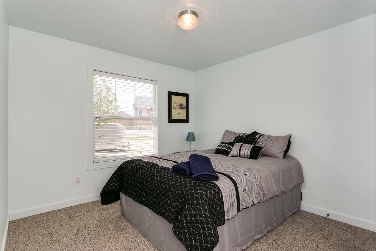 Gray Cloud Townhomes Meridian Exterior photo